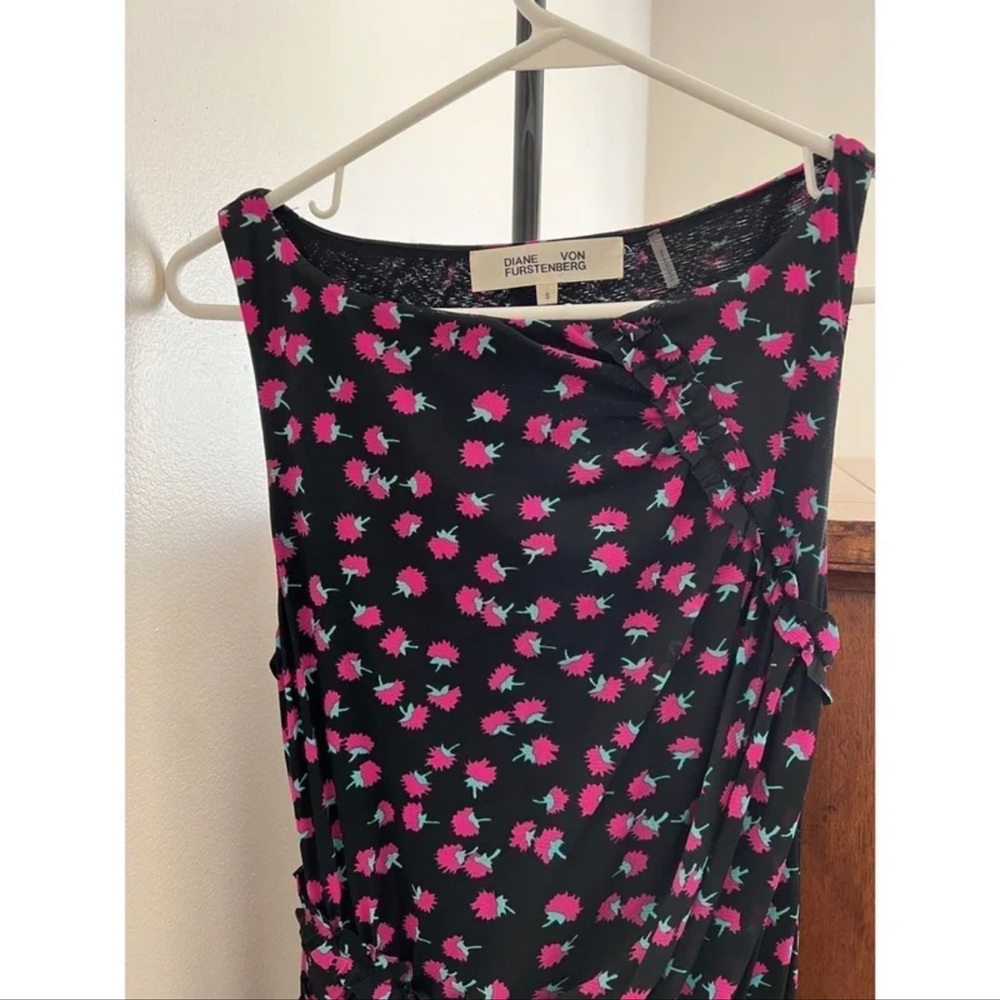 Dress - Picture 2 of 6